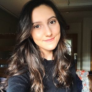 Meet your Posher, Amina